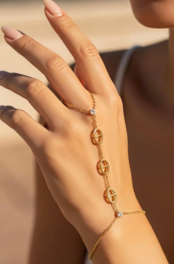 Chaîne de main Adrya